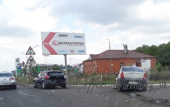 Под Оренбургом столкнулись Ford Focus и Renault Logan
