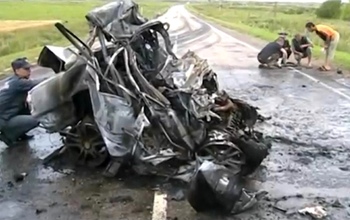Появилось видео с места столкновения Toyota и Scania в Оренбуржье