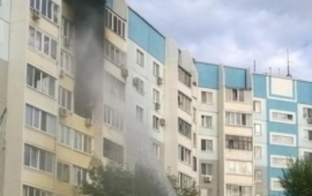 Девять пожарных машин вчера тушили квартиру в Оренбурге