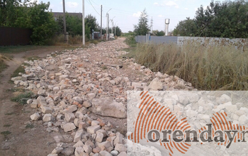 В Нижнесакмарском дорогу отсыпали так, что по ней теперь ни пройти ни проехать