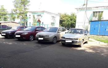Оренбурженка, которой надоели соседские авто, собирается к президенту 
