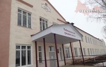 Глава Оренбургского района убедил жителей Былинного, что дети должны учиться