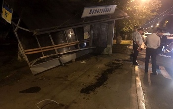 В Оренбурге ВАЗ насмерть задавил человека на остановке общественного транспорта