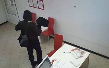 Полиция разыскивает преступника, совершившего в Оренбурге дерзкий налет на аптеку 