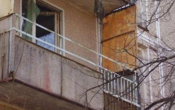 В Оренбурге полуторогодовалая девочка заперла маму на балконе