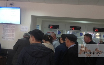 Работа по записи не избавила МРЭО от огромных очередей