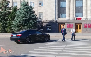 Кортеж оренбургских чиновников состоит из 112 автомобилей
