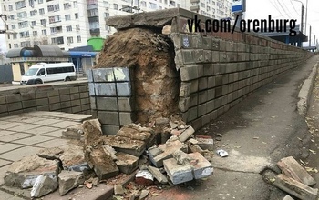 Ограждение на улице Терешковой разваливается на глазах