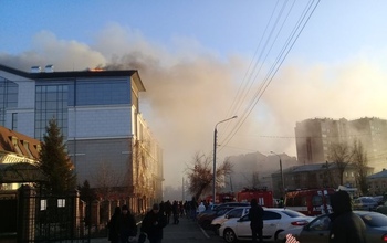 Крупный пожар в центре Оренбурга потушен