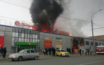 В Оренбурге на проспекте Победы горит 