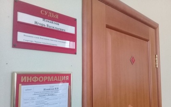 В Оренбурге директор мебельной фирмы обманула более 50 человек