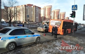 В Оренбурге из автобуса снова выпал пассажир
