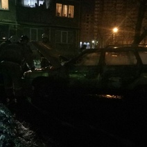 В Оренбурге ночью горели два авто и не только