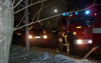 В Оренбурге два часа боролись со страшным пожаром 
