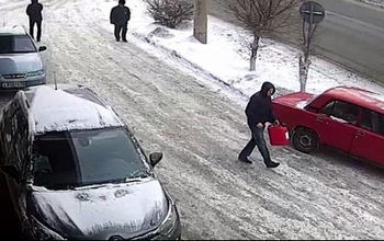 Оренбургские полицейские просят помощи, возможно мужчина причастен к двойному убийству