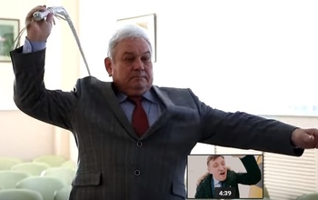 Глава оренбургского Минлесхоза уволен после видео со стриптизом чиновников