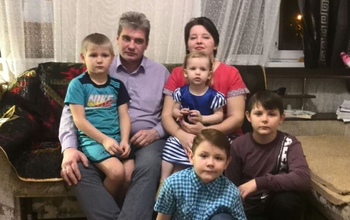 Оренбуржцы мечтали хотя бы о двух детках, а стали родителями пятерых