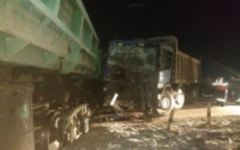В поселке Домбаровский  большегруз Scania протаранил железнодорожный состав