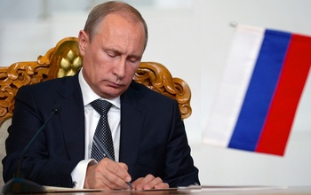 Президент РФ присвоил почетное звание доярке из Оренбургской области