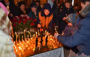 В оренбургских храмах молятся о погибших в страшной авиакатастрофе