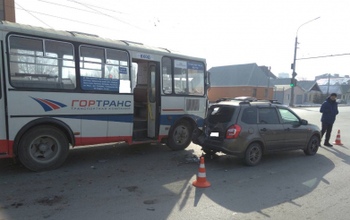 В Оренбурге водителю маршрутного автобуса стало плохо за рулем 
