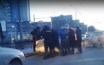 Социальные сети: в Оренбурге на Чкалова полицейские вмешались в спор водителей