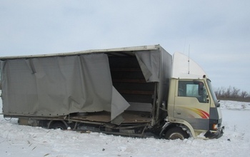 На оренбургской трассе гаишники больше суток охраняли большегруз