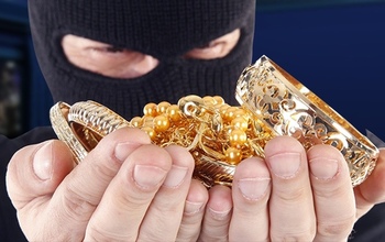 Мошенники-артисты из Оренбурга похитили золота почти на 4 000 000 рублей