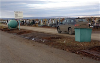 Оренбуржцы увязли в пробке по дороге на кладбище