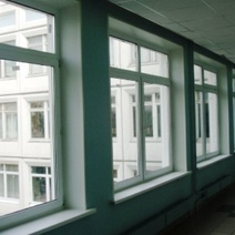 Орский школьник на спор выпрыгнул со второго этажа