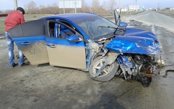 Chevrolet Cruze влетел под грузовик на трассе Оренбург - Орск