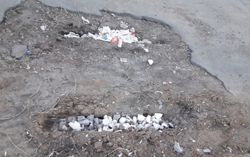 В Новотроицке горожане ремонтируют дороги своими силами