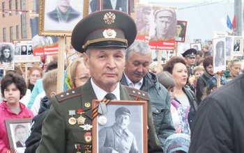 Оренбуржцам напоминают о недопустимости любой рекламы на шествии «Бессмертного полка»