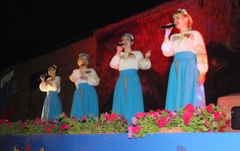 Победители конкурса «Поем о Великой Победе» выступали под залпы праздничного салюта