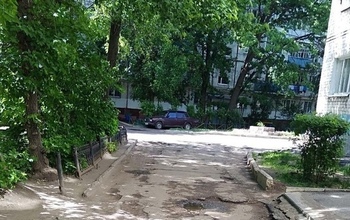 Куда послала мэрия оренбуржцев, пожаловавшихся на разбитые дороги во дворах МКД