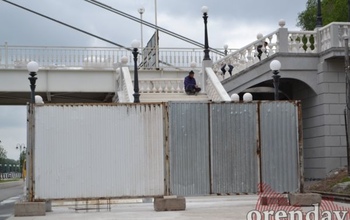 Как в Оренбурге идет ремонт пешеходного спуска к Уралу