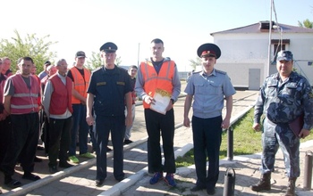В Оренбуржье заключенный помог тушить полыхающий дом