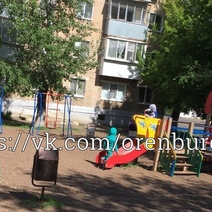 В Оренбурге хулиганы раскурочили детскую площадку