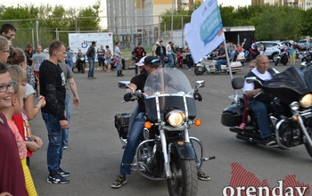 Суровые байкеры на железных конях подарили оренбургской ребятне незабываемый вечер