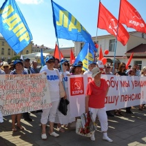 Оренбуржцы – правительству РФ: «Не забирайте у детей бабушек!»