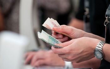Минимальный размер зарплаты в Оренбуржье - 12,8 тысяч рублей