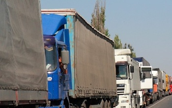 На оренбургской границе с Казахстаном огромные пробки