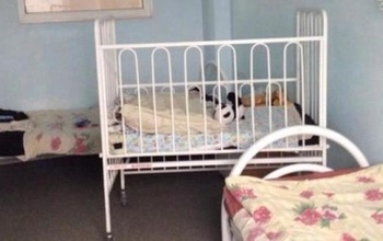 «Больница страшнее болезни»: оренбуржец возмущен лечением двухмесячного ребенка в «инфекционке»