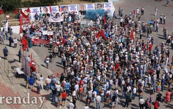Около 1,5 тысячи оренбуржцев сегодня вышли на митинг