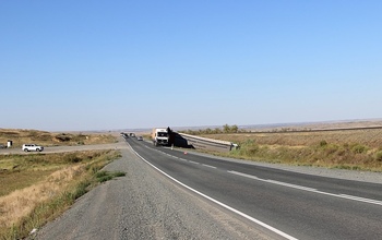 Под Гаем пока дальнобойщик ел шашлык, его фуру стащило в кювет