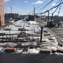 Капремонт крыши дома на улице Чкалова в Оренбурге не прошёл проверку ливнем