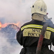 Минувшей ночью в Оренбурге тушили пожар в гаражном кооперативе