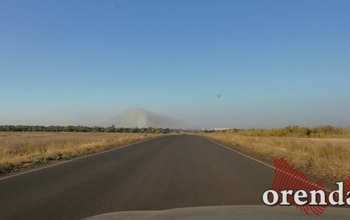 Под Оренбургом рядом со свалкой горит лесопосадка