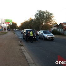 В Оренбурге инкассаторский автомобиль повредил Land Cruiser