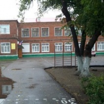 В Оренбурге физрук наказал ребенка за забывчивость, надев ему на голову плавки